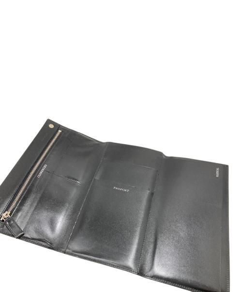 PRADA（プラダ）PRADA (プラダ) パスポートケース ブラックの古着・服飾アイテム