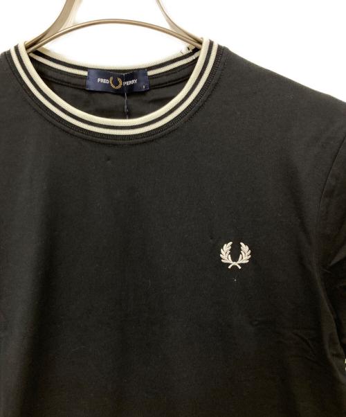 FRED PERRY（フレッドペリー）FRED PERRY (フレッドペリー) Tシャツ ブラック サイズ:S 未使用品の古着・服飾アイテム