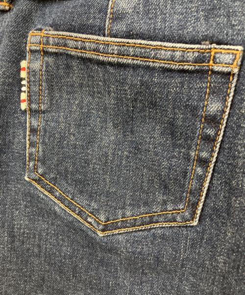 BURBERRY BLUE LABEL（バーバリー ブルー レーベル）BURBERRY BLUE LABEL (バーバリー ブルー レーベル) スタッズベルトデニムスカート インディゴ サイズ:38の古着・服飾アイテム