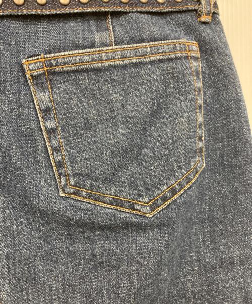 BURBERRY BLUE LABEL（バーバリー ブルー レーベル）BURBERRY BLUE LABEL (バーバリー ブルー レーベル) スタッズベルトデニムスカート インディゴ サイズ:38の古着・服飾アイテム