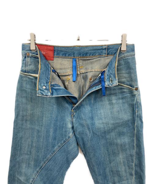 LEVI'S RED（リーバイス レッド）LEVI'S RED (リーバイス レッド) 立体裁断ジーンズ ブルー サイズ:タグ劣化の為不明の古着・服飾アイテム