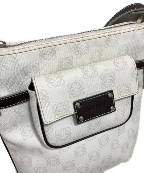 LOEWE（ロエベ）LOEWE (ロエベ) アナグラムショルダーバッグ ホワイトの古着・服飾アイテム