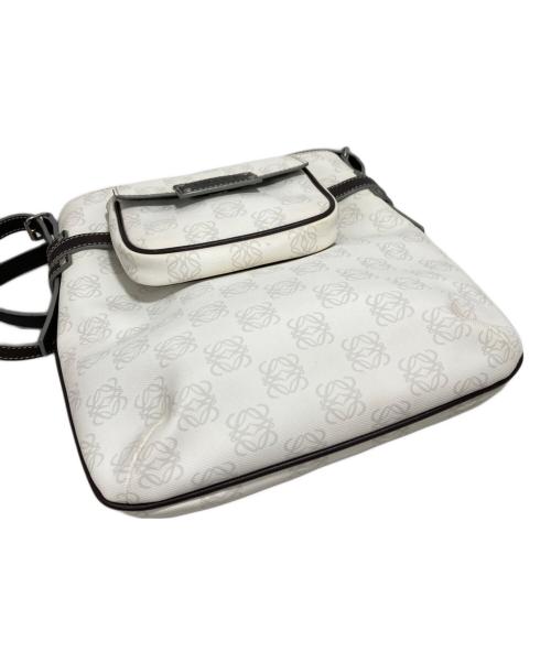 LOEWE（ロエベ）LOEWE (ロエベ) アナグラムショルダーバッグ ホワイトの古着・服飾アイテム