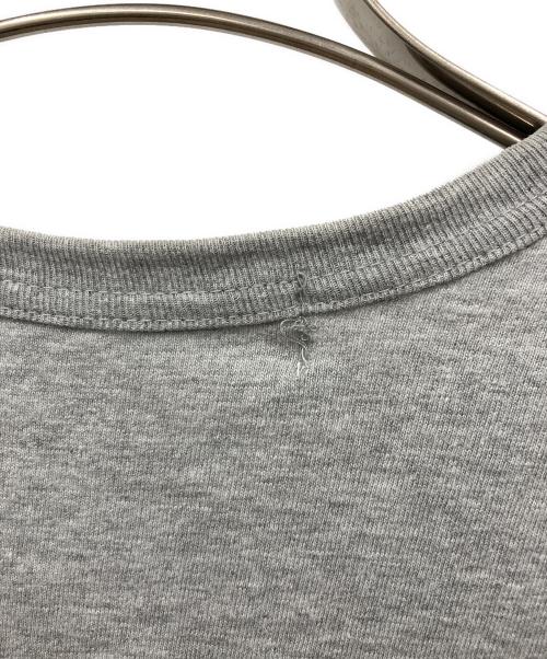 PLAY COMME des GARCONS（プレイコムデギャルソン）PLAY COMME des GARCONS (プレイコムデギャルソン) ハートデザインTシャツ グレー サイズ:Mの古着・服飾アイテム