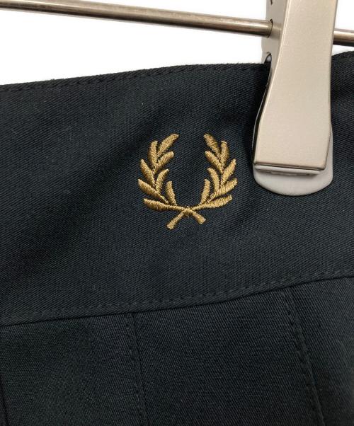 FRED PERRY（フレッドペリー）FRED PERRY (フレッドペリー) プリーツスカート ブラック サイズ:36の古着・服飾アイテム