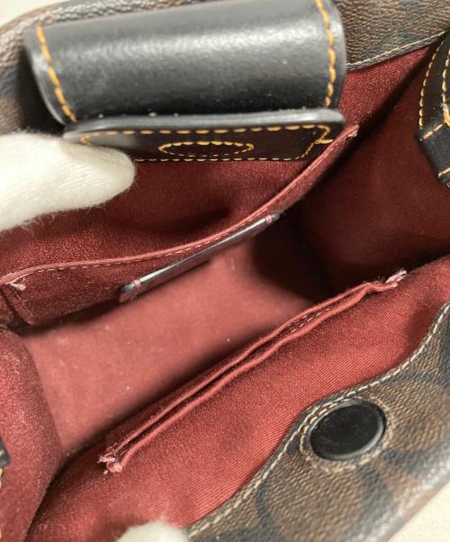 COACH（コーチ）COACH (コーチ) ミニ キャリー クロスボディ・シグネチャー キャンバス・スキー パッチ ブラウンの古着・服飾アイテム