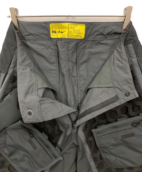NIKE（ナイキ）NIKE (ナイキ) ISPA ショートパンツ グレー サイズ:Mの古着・服飾アイテム