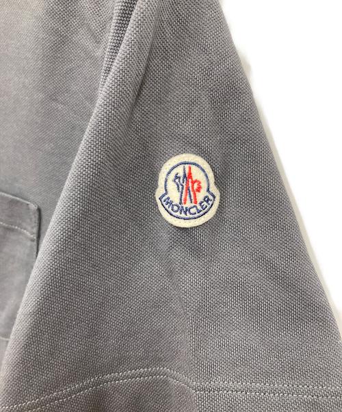 MONCLER（モンクレール）MONCLER (モンクレール) MAGLIA POLO MANICA CORTA グレー サイズ:Mの古着・服飾アイテム
