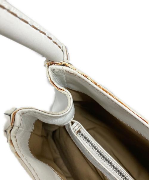 TOD'S（トッズ）TOD'S (トッズ) ワンショルダーバッグ ホワイトの古着・服飾アイテム