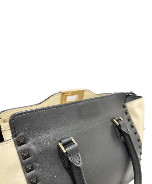 VALENTINO（ヴァレンティノ）VALENTINO (ヴァレンティノ) ロックスタッズ スモール ダブルハンドル トートバッグ ホワイト×ブラックの古着・服飾アイテム