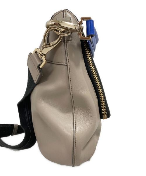 ANYA HINDMARCH（アニヤ・ハインドマーチ）ANYA HINDMARCH (アニヤ・ハインドマーチ) マキシジップ ショルダーバッグ ベージュの古着・服飾アイテム