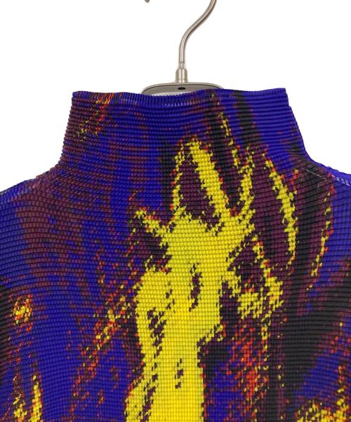 me ISSEY MIYAKE（ミーイッセイ ミヤケ）me ISSEY MIYAKE (ミーイッセイ ミヤケ) 総柄プリーツカットソー ネイビー サイズ:-の古着・服飾アイテム