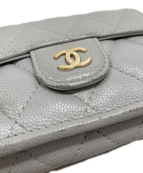 CHANEL（シャネル）CHANEL (シャネル) クラシックスモール フラップウォレット ライトグレーの古着・服飾アイテム