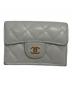 CHANEL（シャネル）の古着「クラシックスモール フラップウォレット」｜ライトグレー