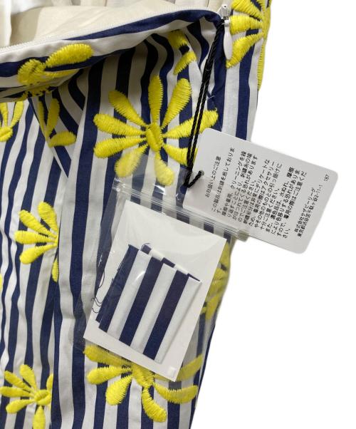 UNION LAUNCH（ユニオンランチ）UNION LAUNCH (ユニオンランチ) スカート ホワイト×ネイビー サイズ:SMALL 未使用品の古着・服飾アイテム