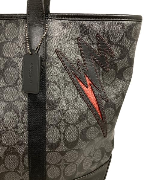 COACH（コーチ）COACH (コーチ) イナズマ シグネチャートートバッグ ブラックの古着・服飾アイテム