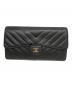 CHANEL（シャネル）の古着「マトラッセロングフラップウォレット」｜ブラック