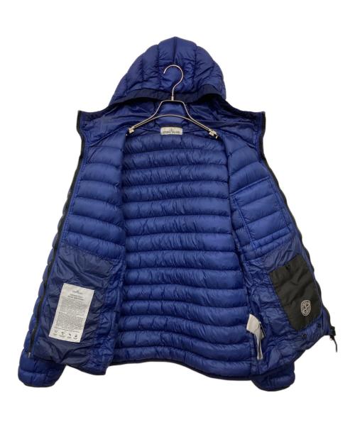 STONE ISLAND（ストーンアイランド）STONE ISLAND (ストーンアイランド) ガーメントダイ マイクロヤーンダウンジャケット ブルー サイズ:Mの古着・服飾アイテム