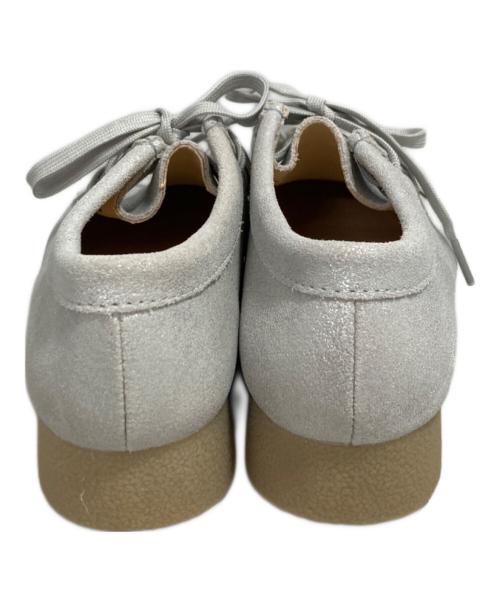 CLARKS（クラークス）CLARKS (クラークス) WallabeeEVOSh シルバー サイズ:23の古着・服飾アイテム