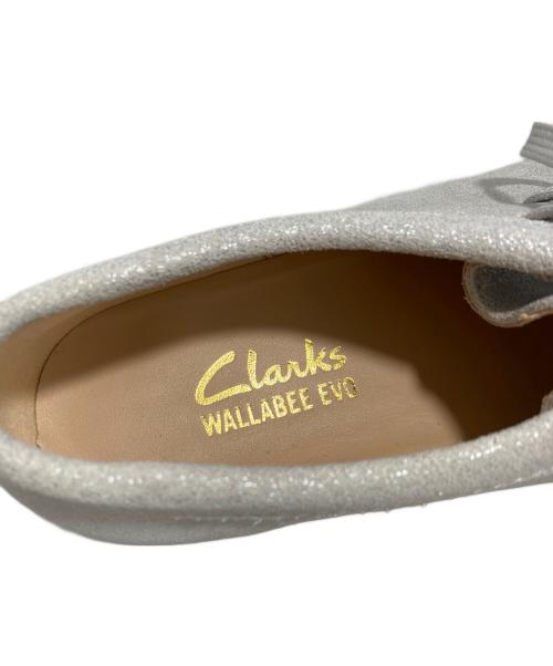 CLARKS（クラークス）CLARKS (クラークス) WallabeeEVOSh シルバー サイズ:23の古着・服飾アイテム