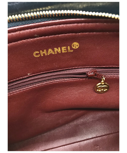 CHANEL（シャネル）CHANEL (シャネル) ココマークラムスキンチェーンショルダーバッグ ネイビー ココマーク　ラムスキン　マトラッセ フラップ　1808442の古着・服飾アイテム