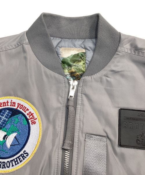 B.BALLSY（ボールジーブラザーズ）B.BALLSY (ボールジーブラザーズ) ショートレングスMA-1ジャケット グレー サイズ:Lの古着・服飾アイテム