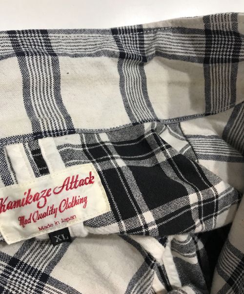 kamikazeattack（カミカゼアタック）kamikazeattack (カミカゼアタック) チェックジャケット ホワイト×ブラック サイズ:XLの古着・服飾アイテム