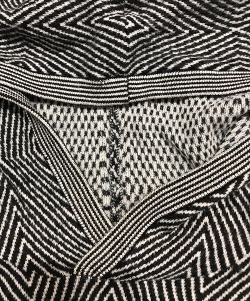 EMPORIO ARMANI（エンポリオアルマーニ）EMPORIO ARMANI (エンポリオアルマーニ) ニットパーカー ホワイト×ブラック サイズ:XXLの古着・服飾アイテム