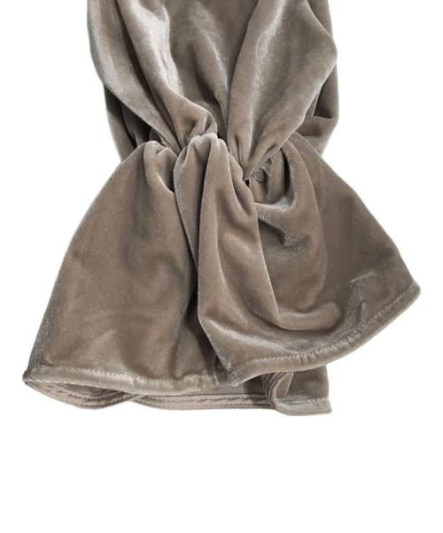 Ameri（アメリ）AMERI (アメリ) 2WAYカーブベロアドレス ベージュ サイズ:Ｓの古着・服飾アイテム