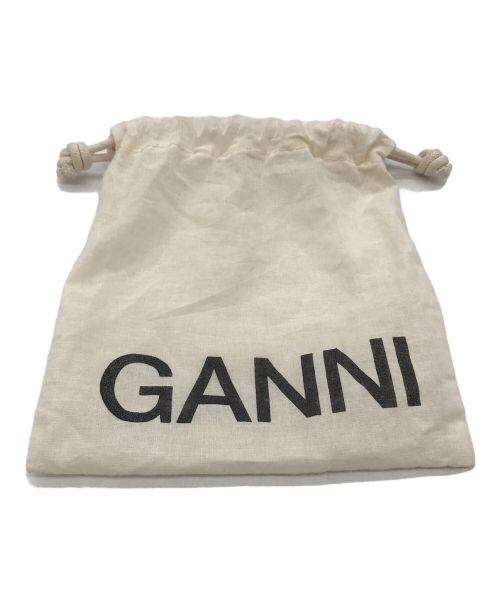 GANNI（ガニー）GANNI (ガニー) エンボスロゴ ウォレット オレンジ×ブラックの古着・服飾アイテム