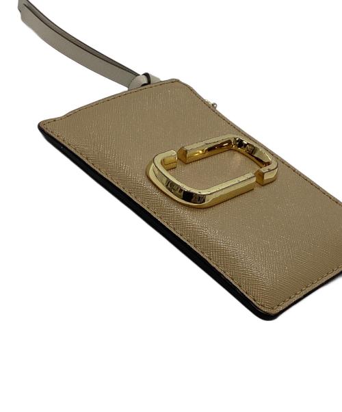 MARC JACOBS（マークジェイコブス）MARC JACOBS (マークジェイコブス) ザ スナップショット トップ ジップ マルチ ウォレットの古着・服飾アイテム