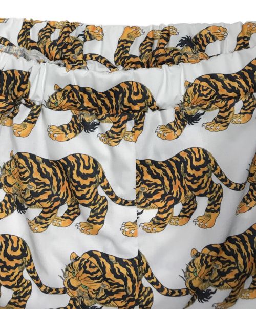 Yuko Higuchi（ユウコ ヒグチ）Yuko Higuchi (ユウコ ヒグチ) 寅ンクス イエロー×ホワイト サイズ:FREEの古着・服飾アイテム