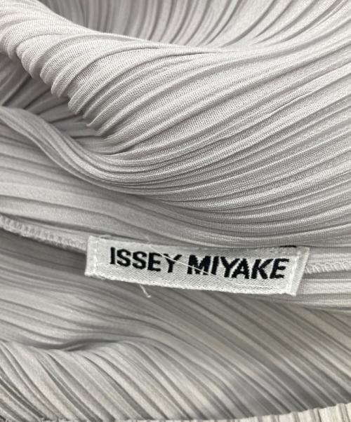 ISSEY MIYAKE（イッセイミヤケ）ISSEY MIYAKE (イッセイミヤケ) プリーツブラウス グレー サイズ:不明の古着・服飾アイテム