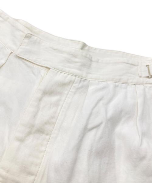 KAPTAIN SUNSHINE（キャプテンサンシャイン）KAPTAIN SUNSHINE (キャプテンサンシャイン) サイドベルトリネン混ハーフパンツ アイボリー サイズ:W32の古着・服飾アイテム