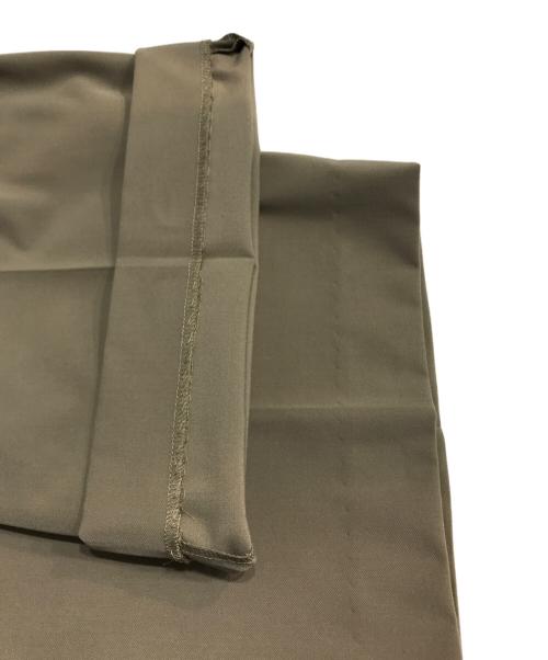 N.O.R.C（ノーク）N.O.R.C (ノーク) マルチファンクション2タックワイドパンツ ベージュ 未使用品の古着・服飾アイテム