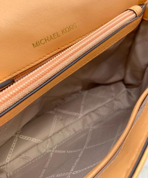 MICHAEL KORS（マイケル・コース）MICHAEL KORS (マイケルコース) SOHO チェーンショルダーバッグ ベージュの古着・服飾アイテム