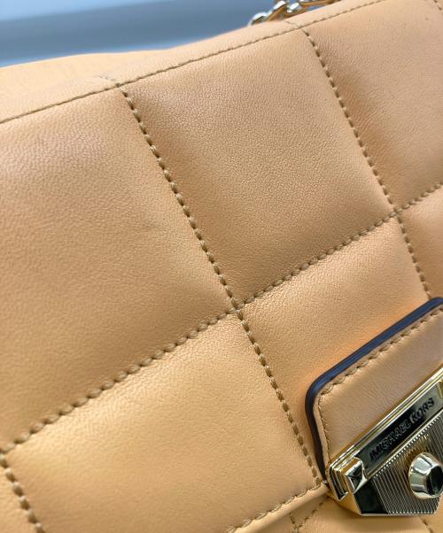 MICHAEL KORS（マイケル・コース）MICHAEL KORS (マイケルコース) SOHO チェーンショルダーバッグ ベージュの古着・服飾アイテム