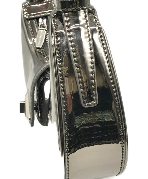 CHARLES & KEITH（チャールズアンドキース）CHARLES & KEITH (チャールズ＆キース) トライアングルベルトショルダーバッグ シルバーの古着・服飾アイテム