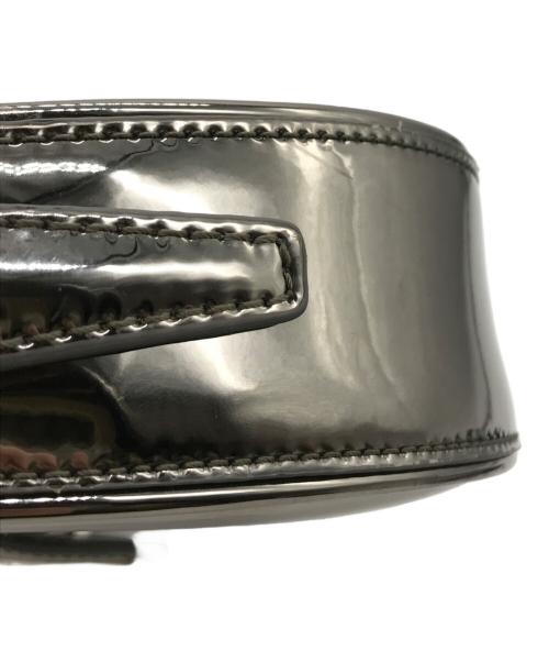 CHARLES & KEITH（チャールズアンドキース）CHARLES & KEITH (チャールズ＆キース) トライアングルベルトショルダーバッグ シルバーの古着・服飾アイテム