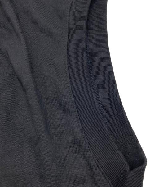 H BEAUTY&YOUTH（エイチ ビューティー&ユース）H BEAUTY&YOUTH (エイチ ビューティー&ユース) メロー コットン ノースリープ カットソー ブラック サイズ:USA 40の古着・服飾アイテム