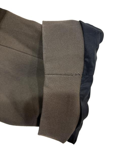 HEVO（イーヴォ）HEVO (イーヴォ) TOMORROW LAND (トゥモローランド) BRINDISI ウールコットンツイル ダブルブレストベルテッドコート オリーブ サイズ:46の古着・服飾アイテム