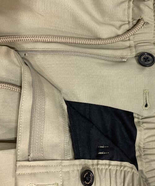 MARKAWARE（マーカウェア）MARKAWARE (マーカウェア) ONE TUCK TAPERED EASY PANTS ベージュ サイズ:1の古着・服飾アイテム