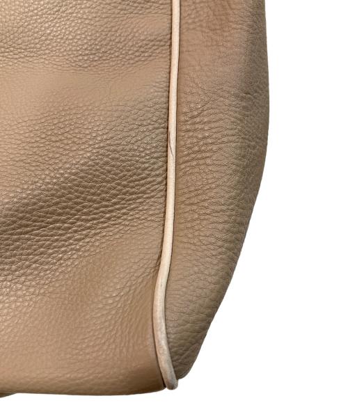 MIU MIU（ミュウミュウ）MIU MIU (ミュウミュウ) VITELLO CARIBU ベージュの古着・服飾アイテム