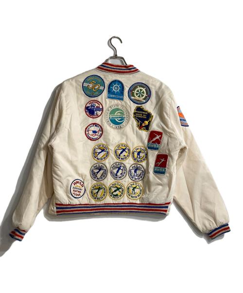 butwin（バトウィン）BUTWIN (バトウィン) ヴィンテージワッペンカスタムブルゾン アイボリー サイズ:Lの古着・服飾アイテム