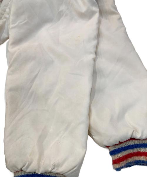 butwin（バトウィン）BUTWIN (バトウィン) ヴィンテージワッペンカスタムブルゾン アイボリー サイズ:Lの古着・服飾アイテム