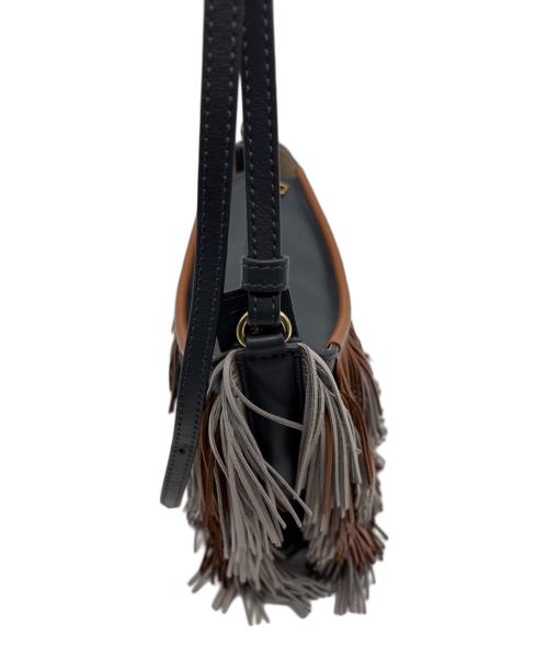 J&M DAVIDSON（ジェイ＆エム デヴィッドソン）J&M DAVIDSON (ジェイ＆エム デヴィッドソン) フリンジショルダーバッグ/MINI FIESTA グレー×ブラウンの古着・服飾アイテム