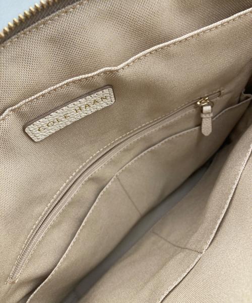 COLE HAAN（コールハーン）COLE HAAN (コールハーン) グランド アンビション スモール コンバーチブルバックパック ベージュ×アイボリーの古着・服飾アイテム