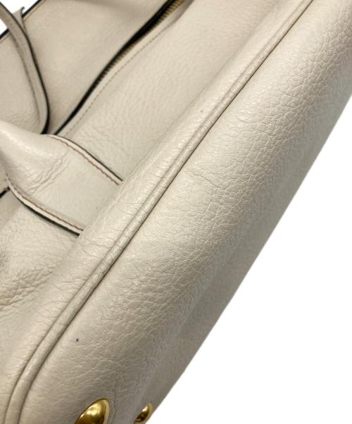 MIU MIU（ミュウミュウ）MIU MIU (ミュウミュウ) バッグ ホワイトの古着・服飾アイテム