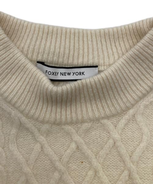 FOXEY NEWYORK（フォクシーニューヨーク）FOXEY NEWYORK (フォクシーニューヨーク) カシミヤ混SSケーブルニット アイボリー サイズ:不明の古着・服飾アイテム