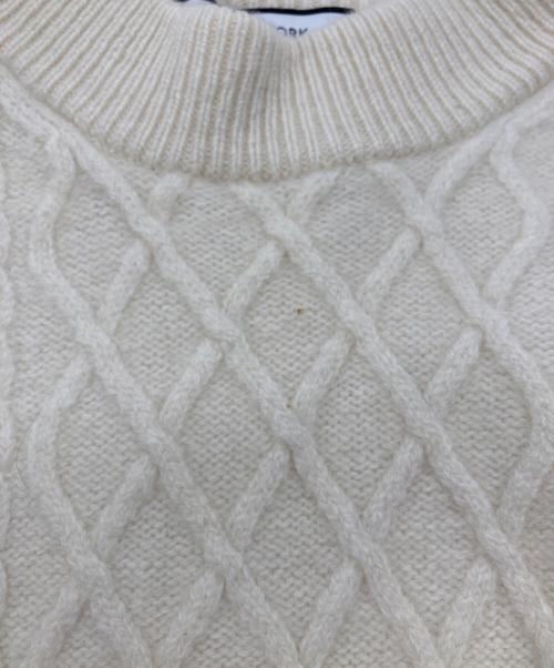 FOXEY NEWYORK（フォクシーニューヨーク）FOXEY NEWYORK (フォクシーニューヨーク) カシミヤ混SSケーブルニット アイボリー サイズ:不明の古着・服飾アイテム